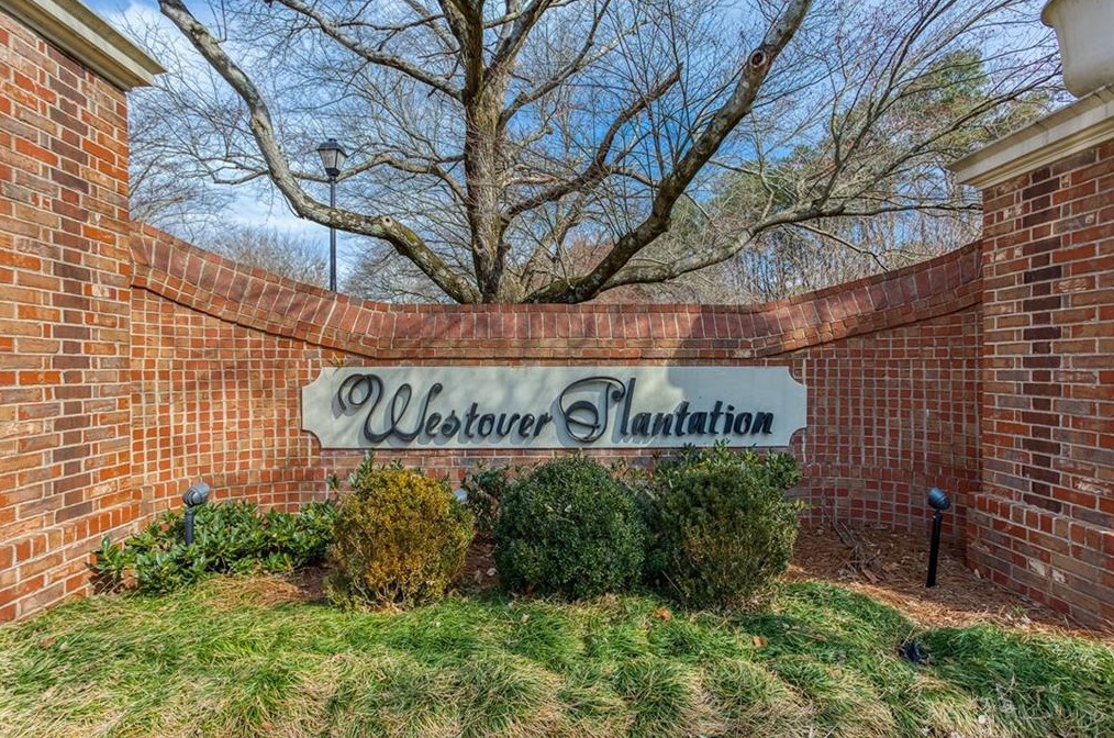 3 Walnut Hill Pl, Atlanta GA  30318-1514 exterior