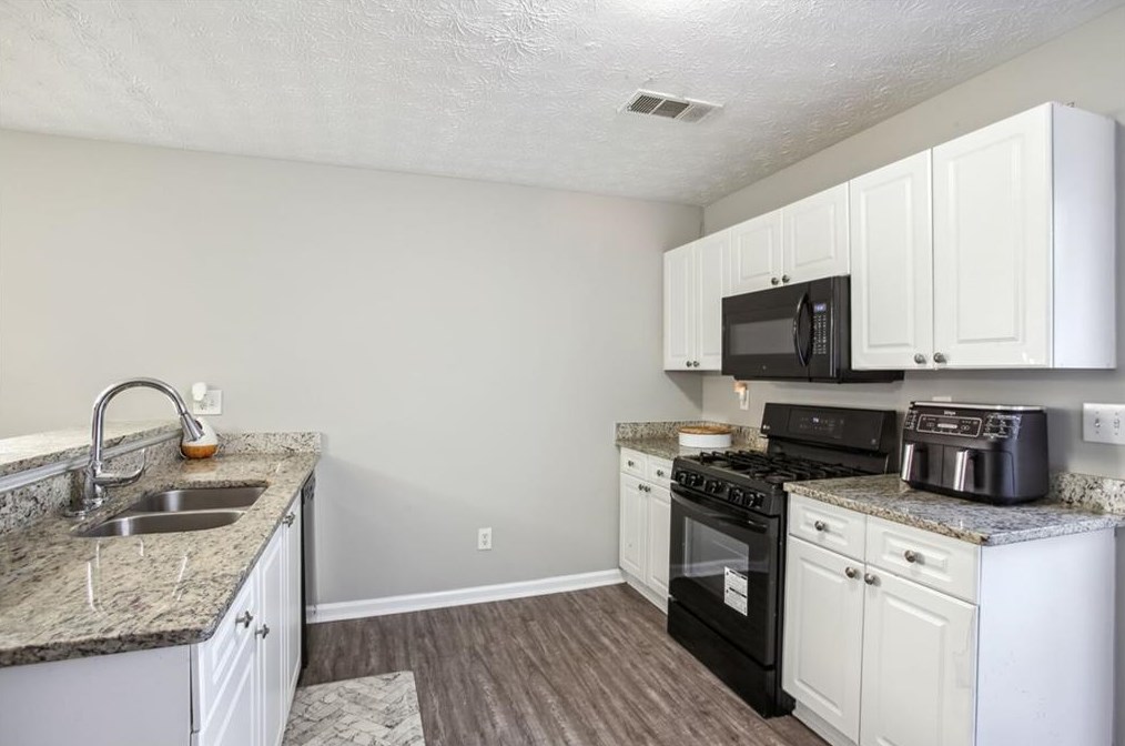 2161 Wingfoot Pl, Decatur GA  30035-2821 exterior