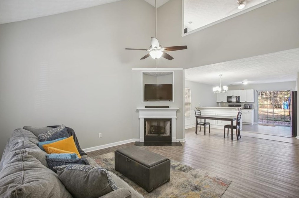 2161 Wingfoot Pl, Decatur GA  30035-2821 exterior