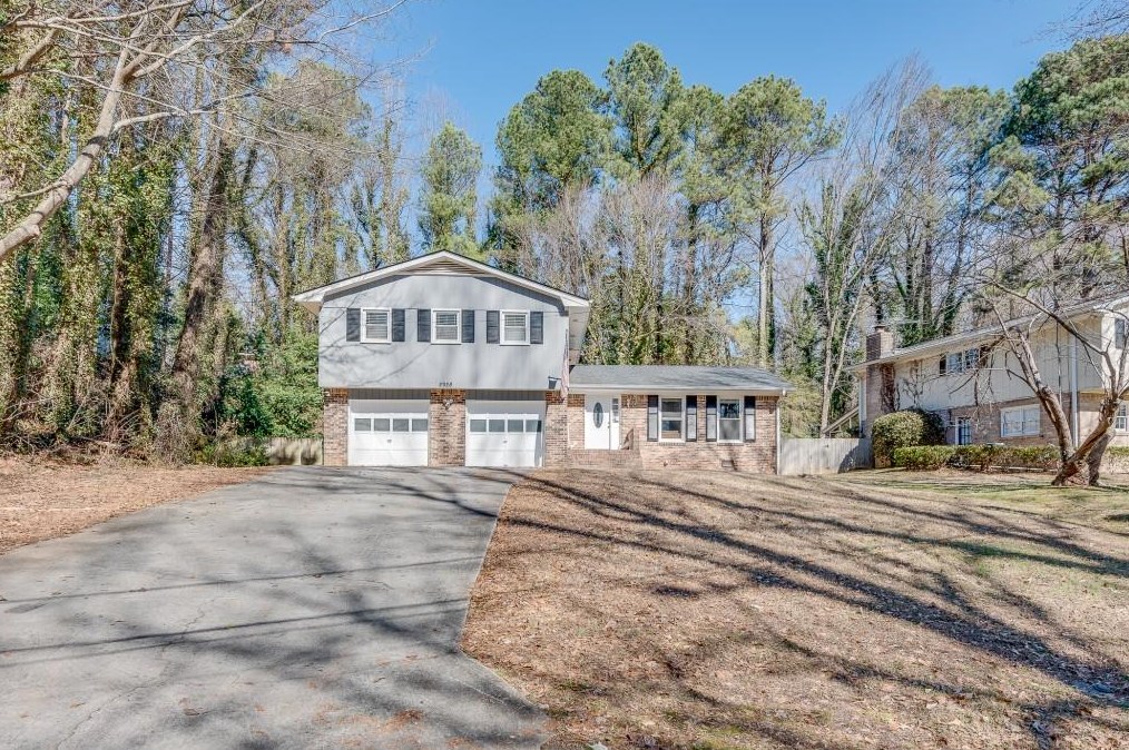 2928 Ridgelock Ct, Atlanta, GA 30360-1420