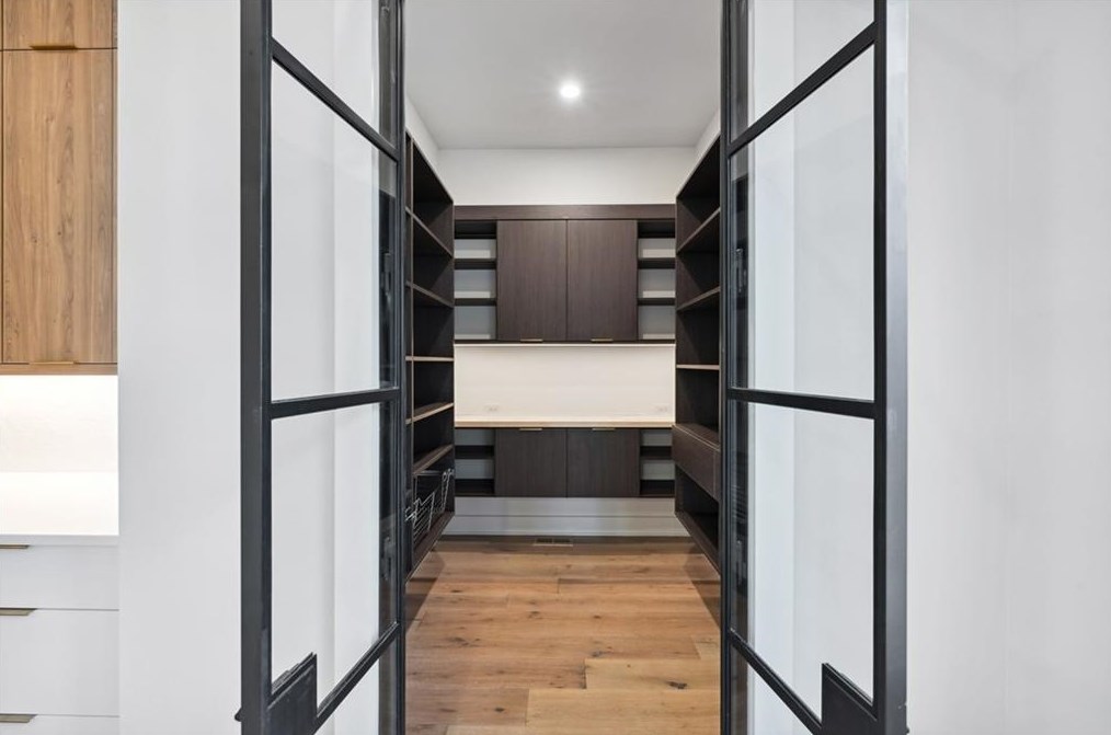 1515 Tryon Rd, Atlanta GA  30319-2940 exterior