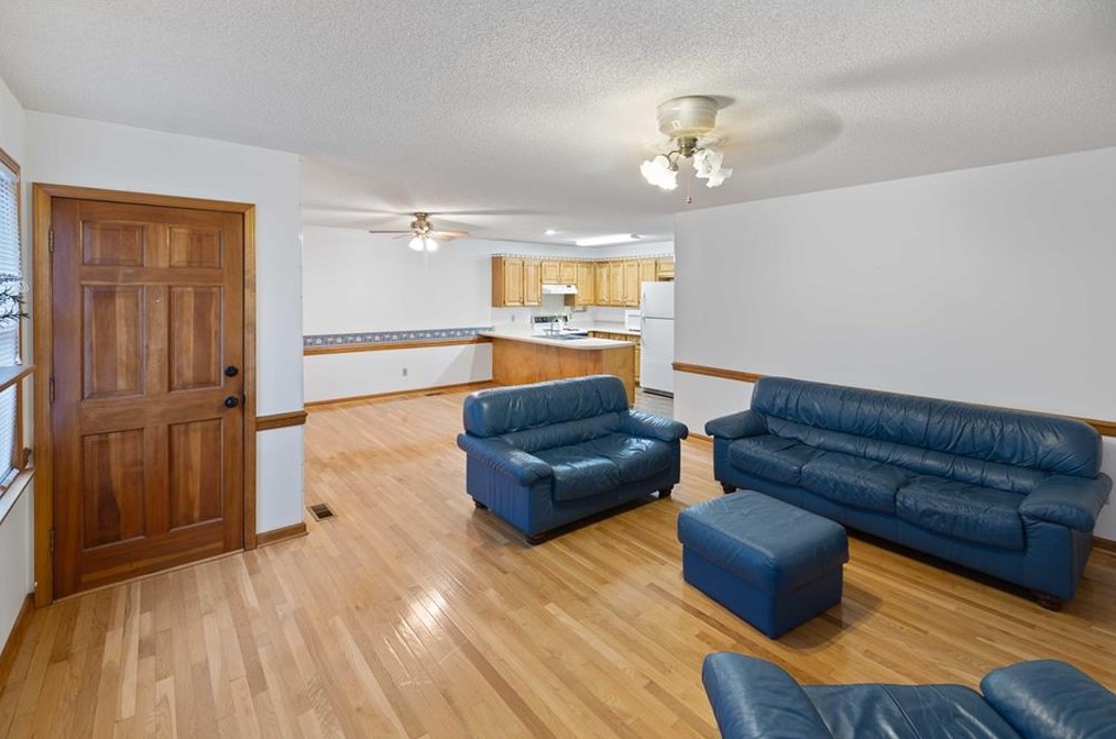 524 Walraven Rd, Calhoun, GA 30701-4963