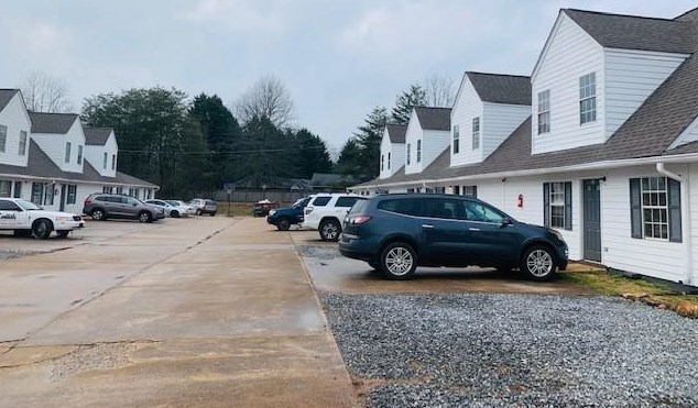 896 Campbell St #b4, Cleveland, GA 30528