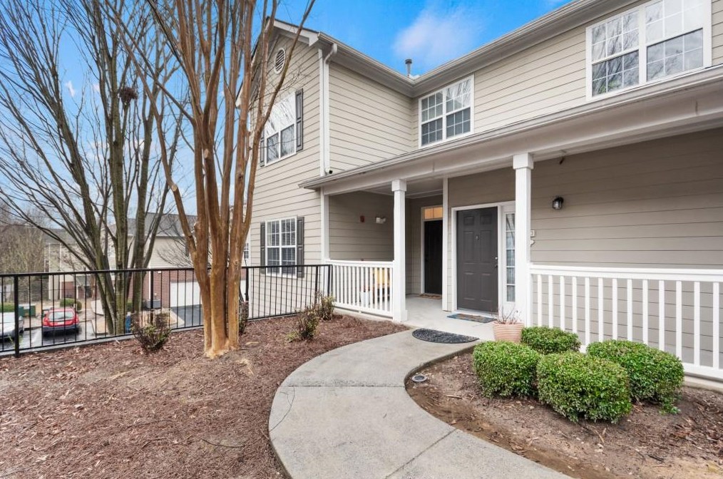 7102 Woodland Ln, Alpharetta, GA 30009-8722