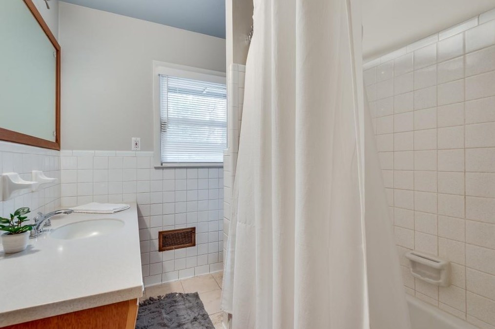 1745 Moonstone Ct, Decatur GA  30033-1411 exterior