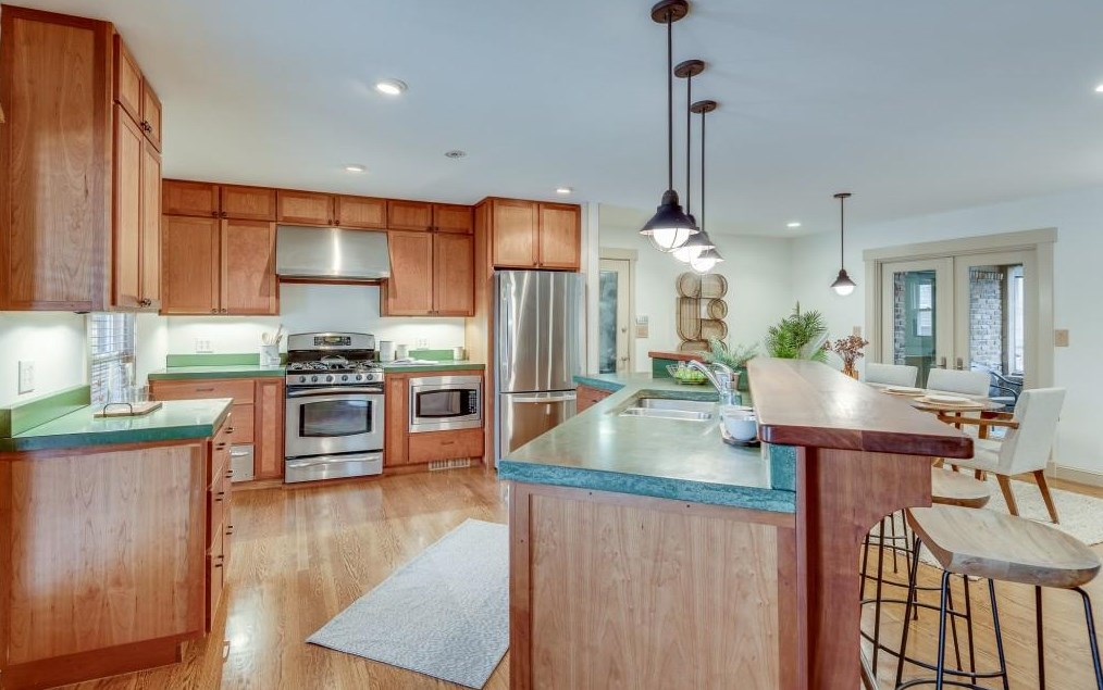 1745 Moonstone Ct, Decatur GA  30033-1411 exterior