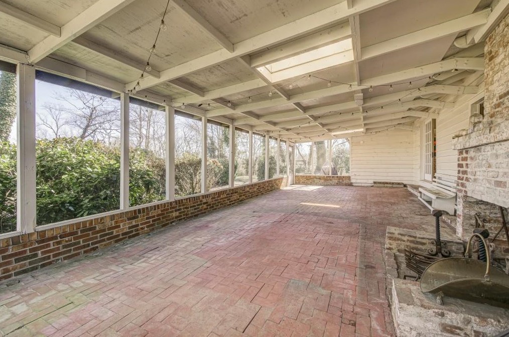 3716 Winters Hill Dr, Atlanta GA  30360-1329 exterior