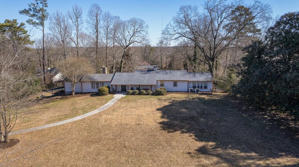 3716 Winters Hill Dr, Atlanta GA  30360-1329 exterior