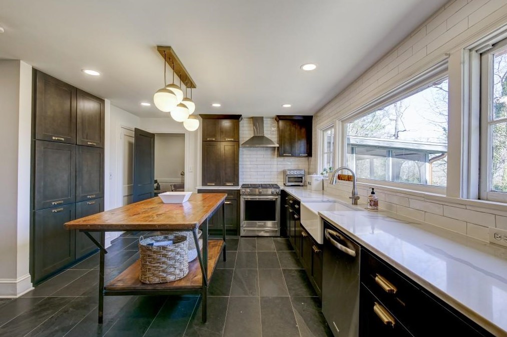 3716 Winters Hill Dr, Atlanta GA  30360-1329 exterior