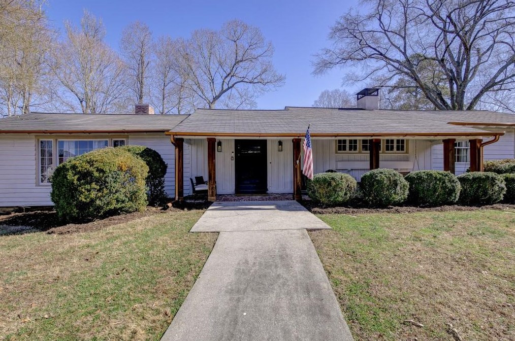 3716 Winters Hill Dr, Atlanta GA  30360-1329 exterior