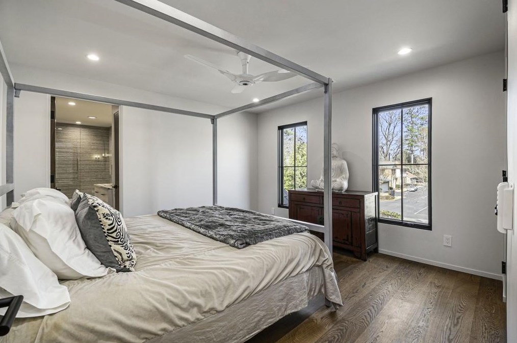 630 Pinetree Dr, Decatur GA  30030-2326 exterior