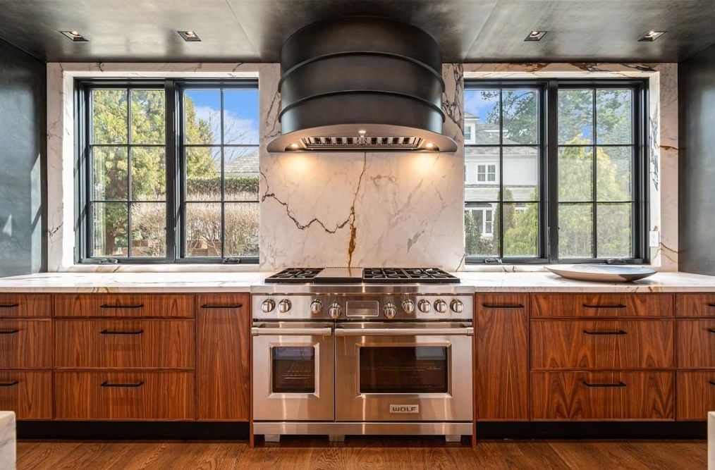 630 Pinetree Dr, Decatur GA  30030-2326 exterior