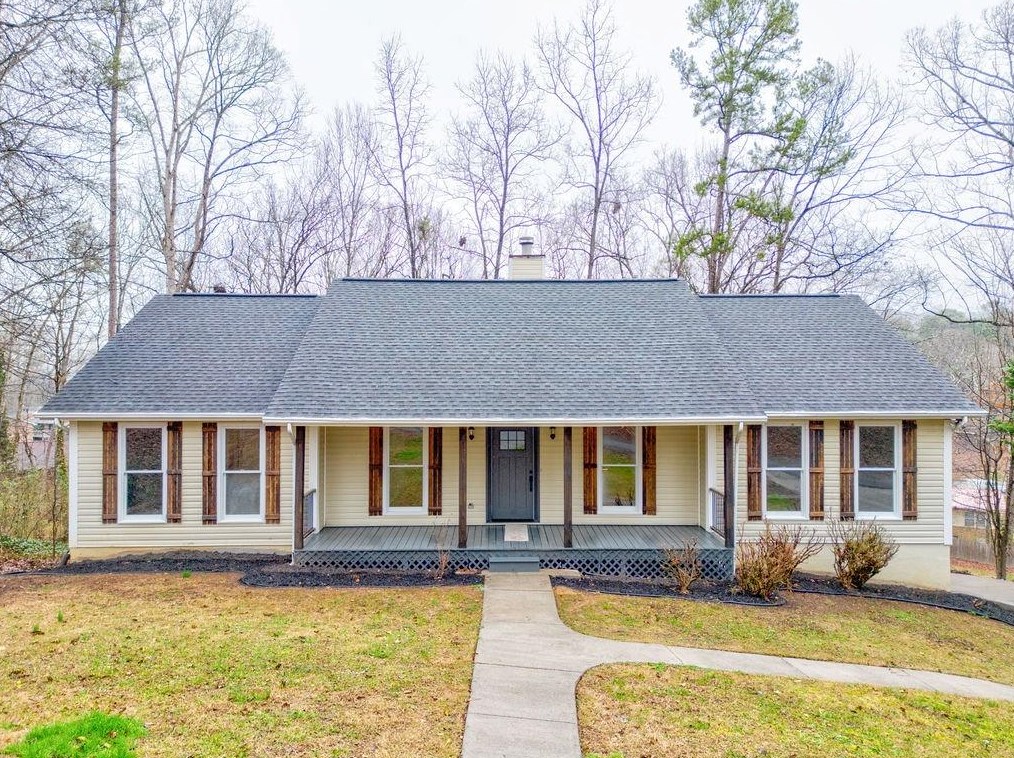 118 Garden Hill Dr, Calhoun, GA 30701-2030