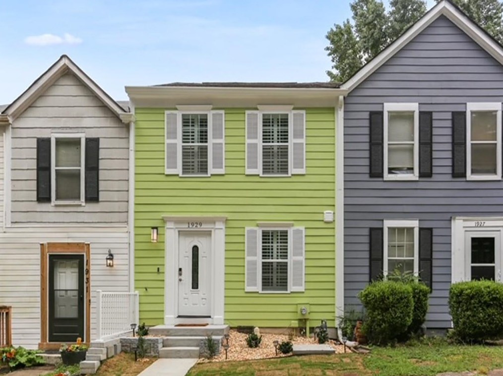1929 Shenandoah Vly Ln, Smyrna GA  30080-8109 exterior