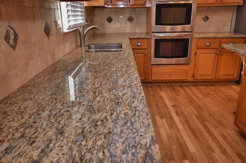 9180 Chapelwood Dr, Alpharetta GA  30022-6176 exterior