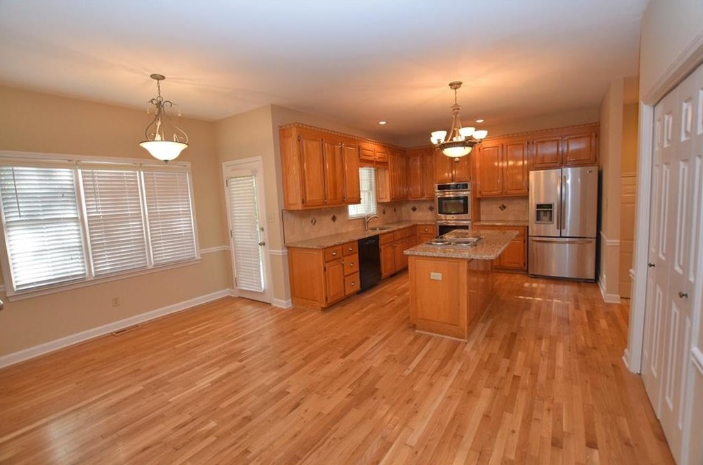 9180 Chapelwood Dr, Alpharetta, GA 30022