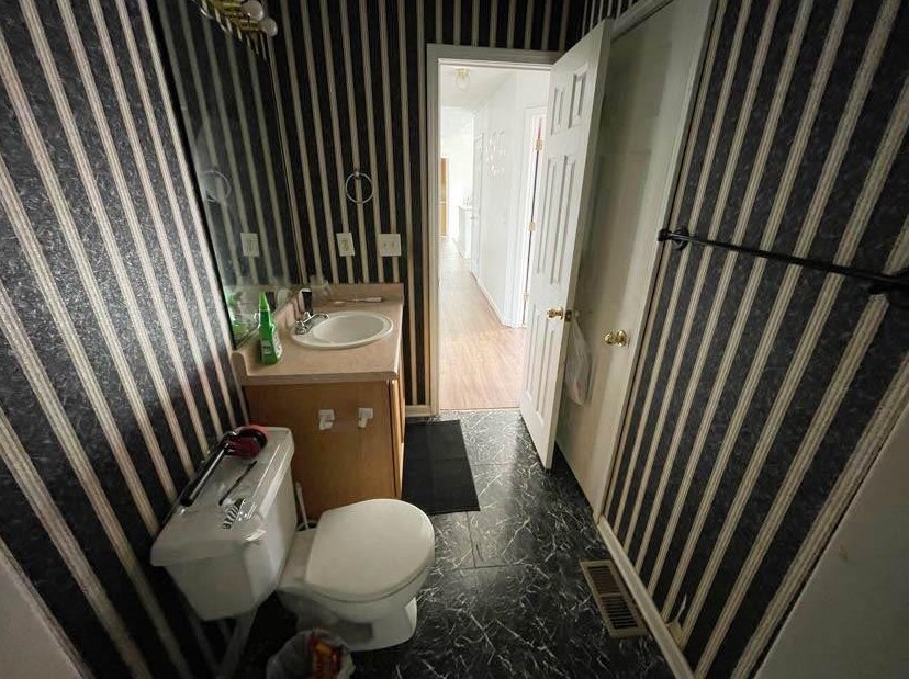 4426 Cross Ln, Decatur GA  30035-2118 exterior