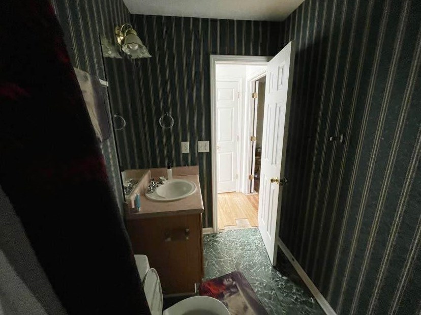 4426 Cross Ln, Decatur GA  30035-2118 exterior