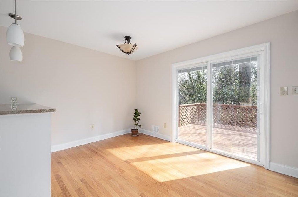 3181 Lindmoor Dr, Decatur GA  30033-3367 exterior