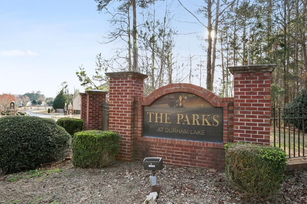 3010 Duke Dr, Fairburn, GA 30213-8304