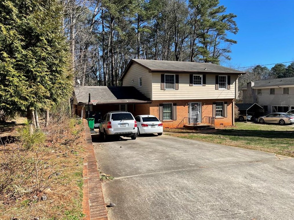 1185 Hunters Glen Dr, Stone Mountain, GA 30083-1829