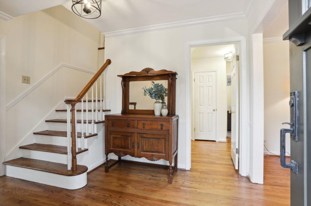 345 Durand Falls Dr, Decatur, GA 30030-1019