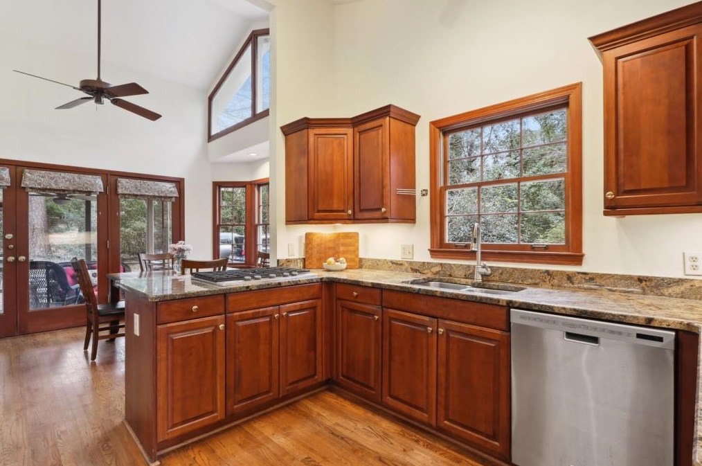 345 Durand Falls Dr, Decatur GA  30030-1019 exterior