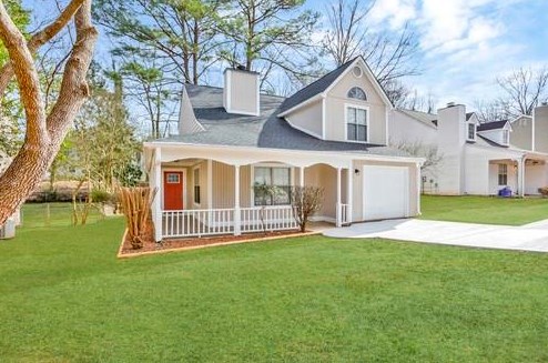 1052 Autumn Crest Dr, Stone Mountain, GA 30083