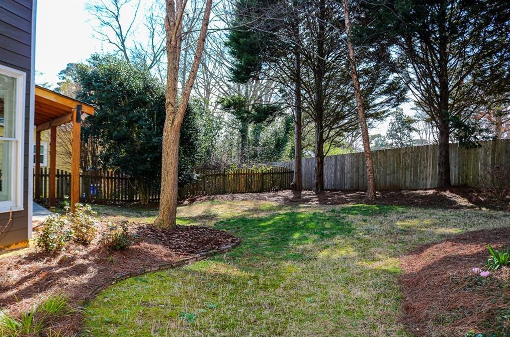 1470 Crescent Walk, Decatur GA  30033-2401 exterior