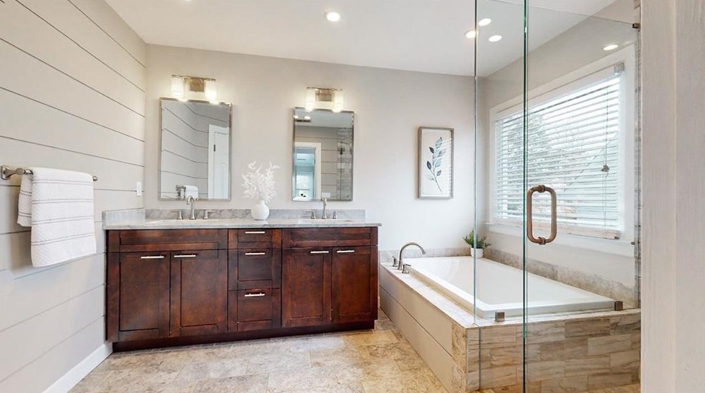 1470 Crescent Walk, Decatur GA  30033-2401 exterior