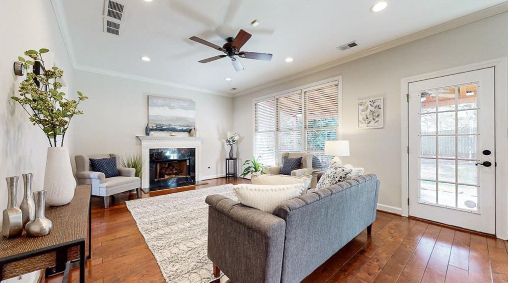 1470 Crescent Walk, Decatur GA  30033-2401 exterior