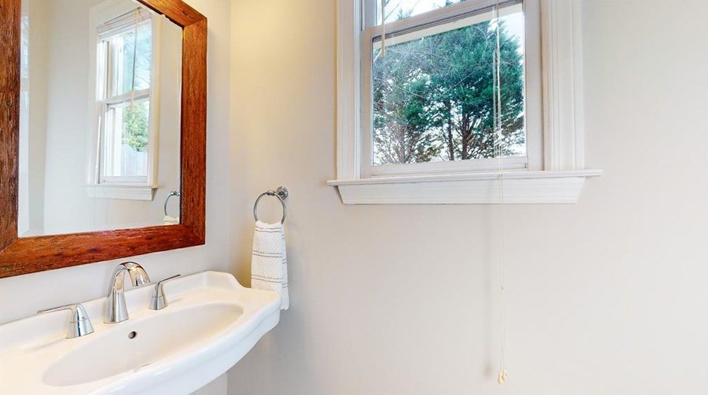 1470 Crescent Walk, Decatur GA  30033-2401 exterior