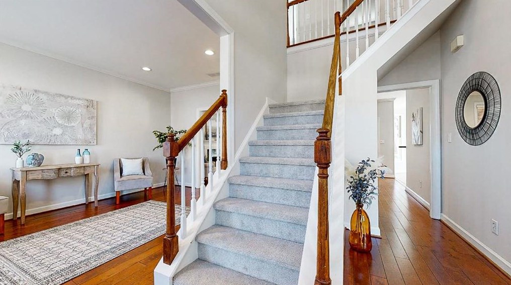 1470 Crescent Walk, Decatur GA  30033-2401 exterior