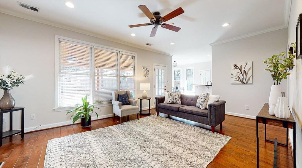 1470 Crescent Walk, Decatur GA  30033-2401 exterior