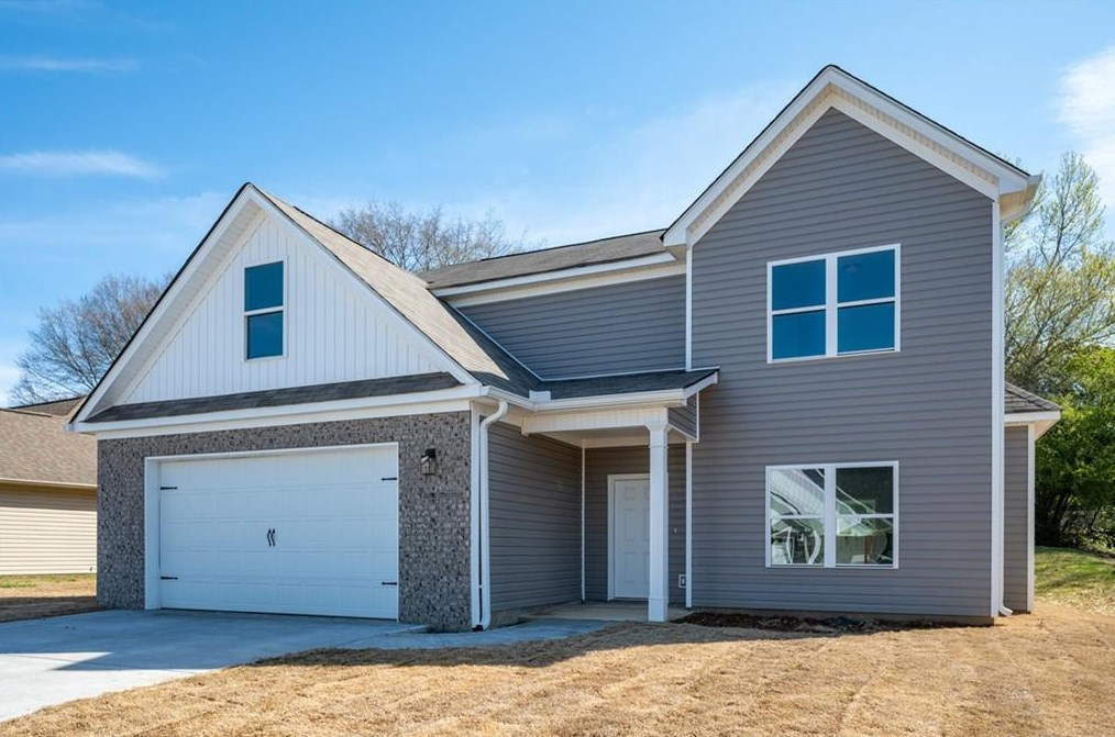 151 Lakecrest Cir Sw, Calhoun, GA 30701