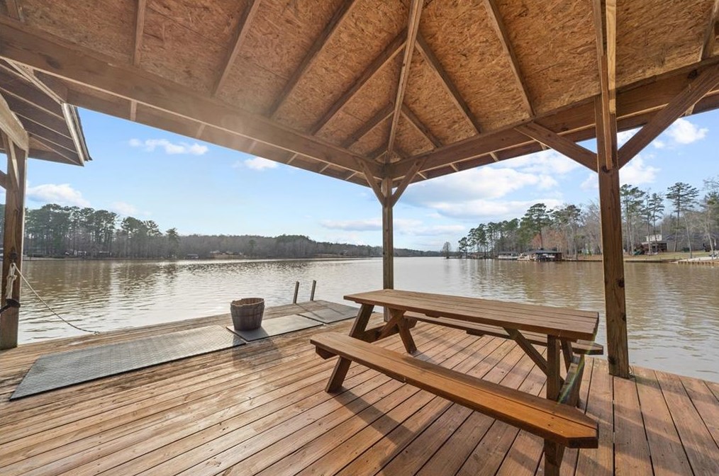 4852 Lake Crest Dr, Mayfield, GA 31087