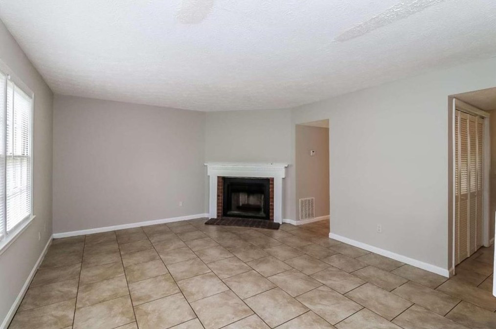 372 Downing St, Lawrenceville, GA 30046