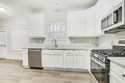 849 Ashton Oak Cir, Stone Mountain GA  30083-5172 exterior