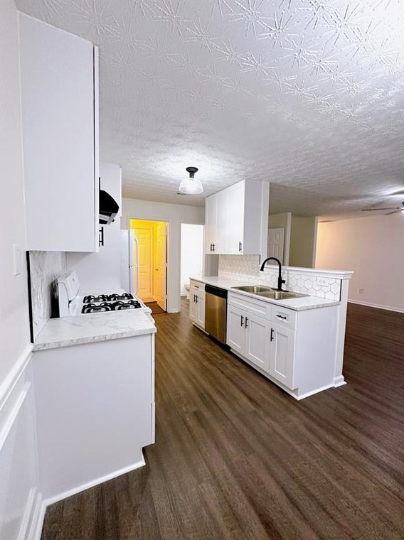 4635 Grand Central Pkwy, Decatur GA  30035-2253 exterior