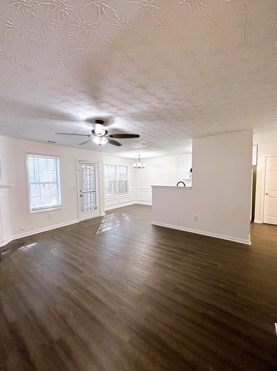 4635 Grand Central Pkwy, Decatur GA  30035-2253 exterior