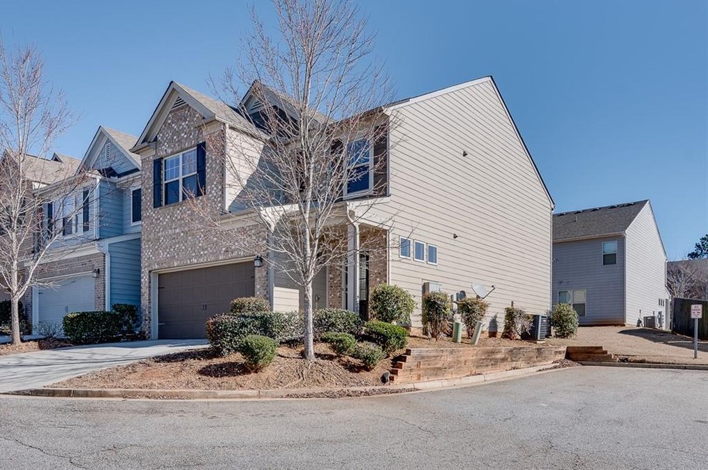 983 Haley Woods Ln, Lawrenceville GA  30043-7332 exterior