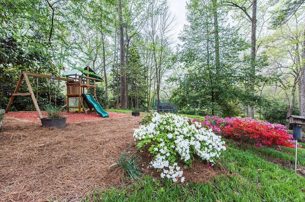 6250 Weatherly Dr, Atlanta GA  30328-3630 exterior