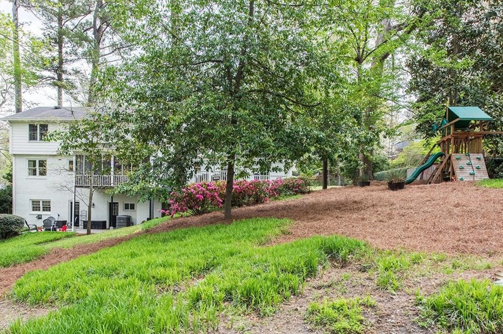 6250 Weatherly Dr, Atlanta GA  30328-3630 exterior