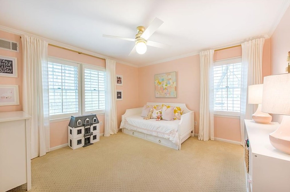 6250 Weatherly Dr, Atlanta GA  30328-3630 exterior