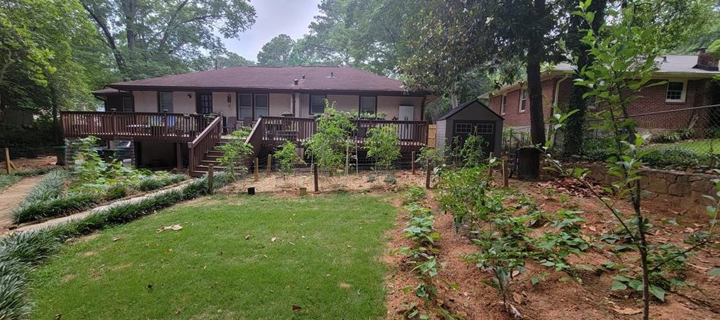 1742 Briarlake Cir, Decatur, GA 30033-1110