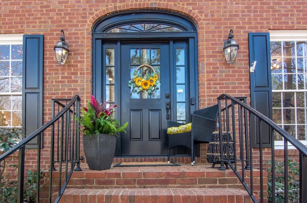 9755 Summer Oaks Dr, Roswell, GA 30076-2636