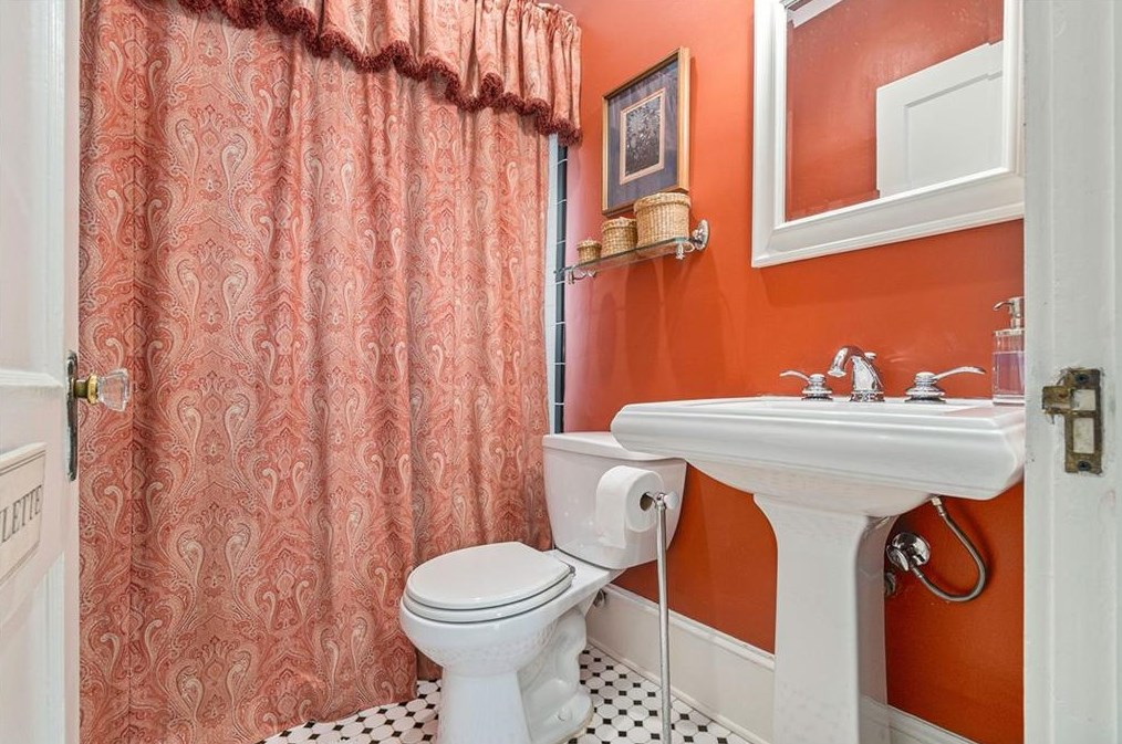 209 Michigan Ave, Decatur GA  30030-1850 exterior