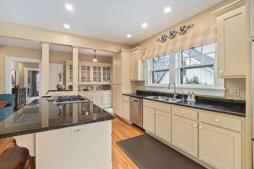 209 Michigan Ave, Decatur GA  30030-1850 exterior