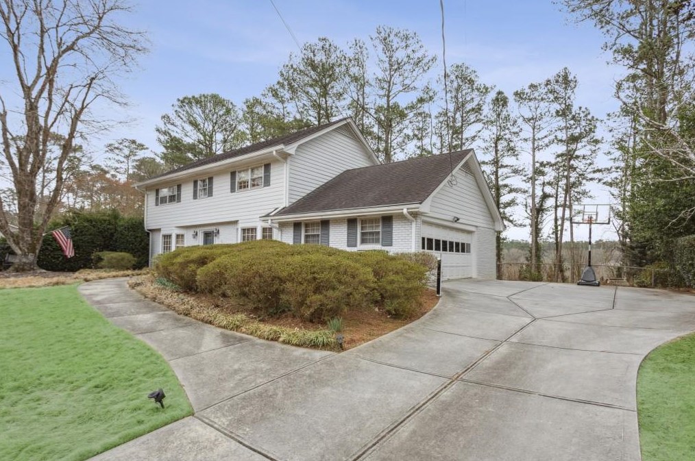 1305 Nancy Creek Dr, Atlanta, GA 30319-1639