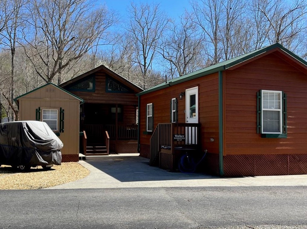 20 Fishtail Cir, Cleveland, GA 30528